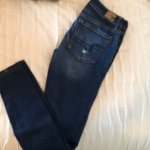 American Eagle distressed jegging